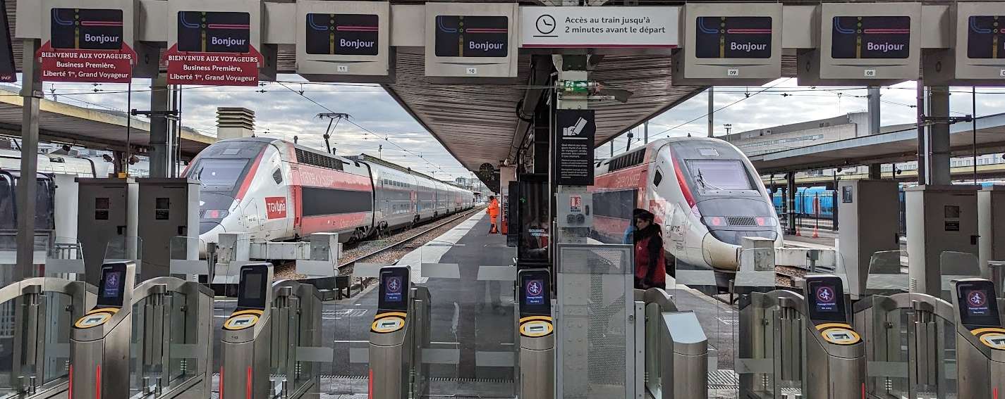 Trains from Suisse Romande and Zurich at Gare de Lyon